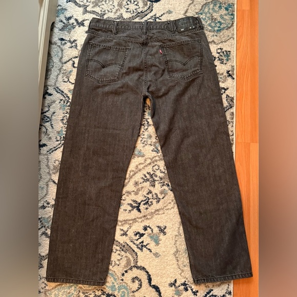 Levi's 562 Black Button Fly Mens Jeans Tag Size 38x34 Measures 38x30 Loose Fit - Picture 2 of 14
